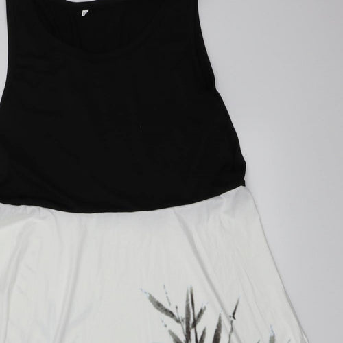 Preworn Womens White Floral  A-Line  Size 2XL