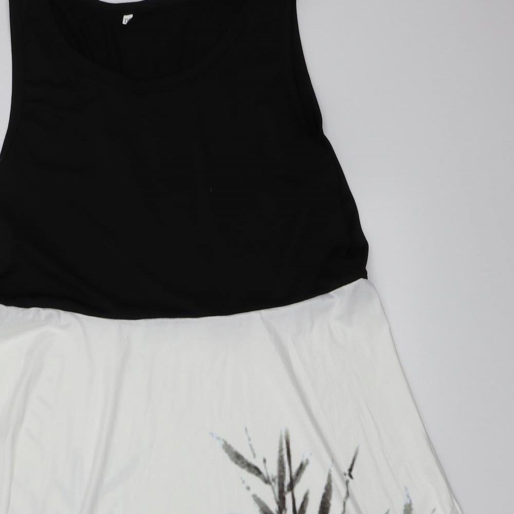 Preworn Womens White Floral  A-Line  Size 2XL