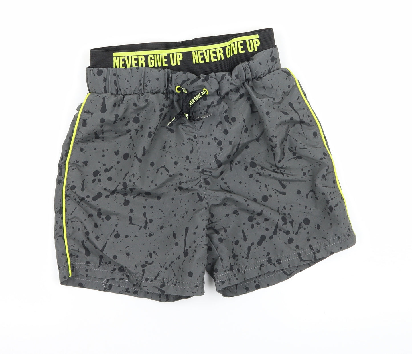 Nutmeg Boys Grey Geometric  Sweat Shorts Size 9-10 Years - Never Give up