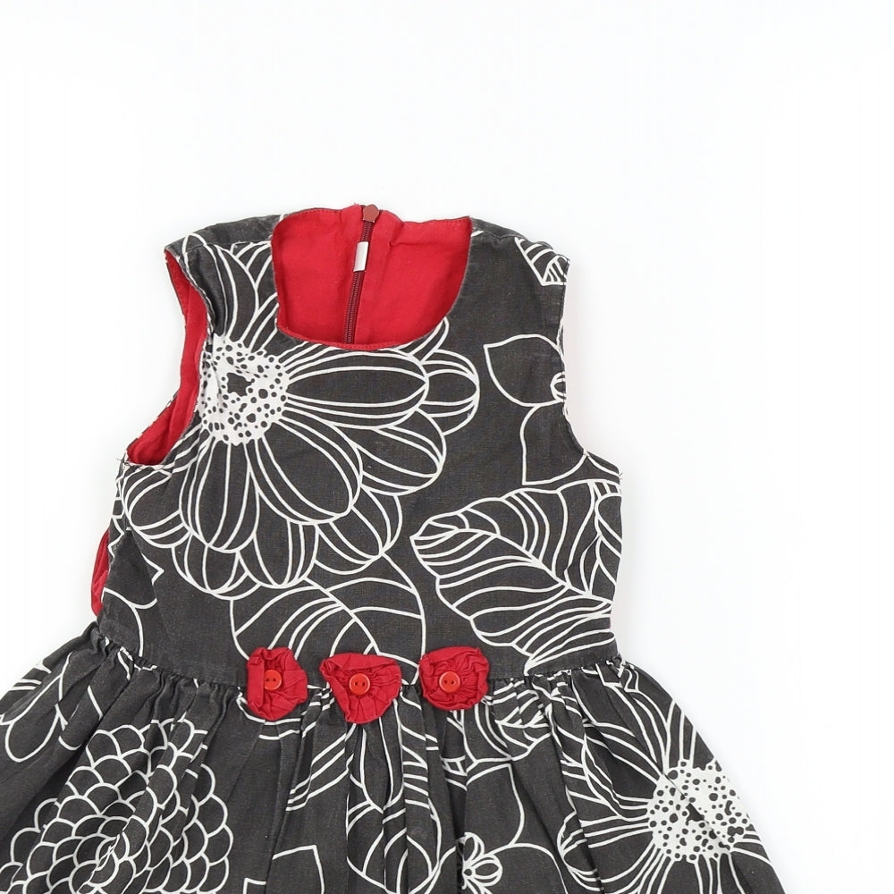 Preworn Girls Grey Geometric  Fit & Flare  Size 5-6 Years