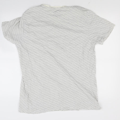 George Mens White  Jersey  T-Shirt Size XL
