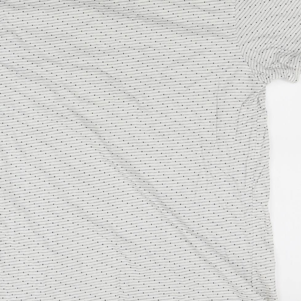 George Mens White  Jersey  T-Shirt Size XL