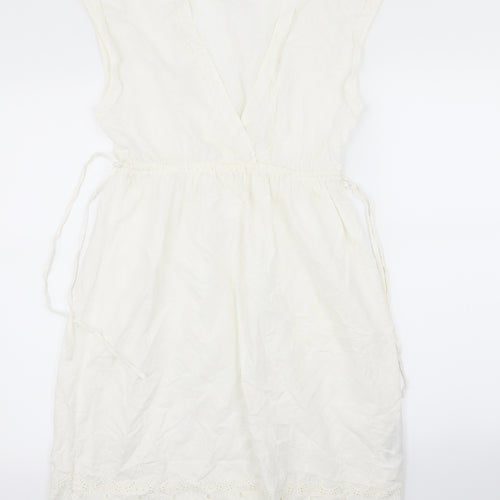 H&M Womens White Floral  Fit & Flare  Size 8