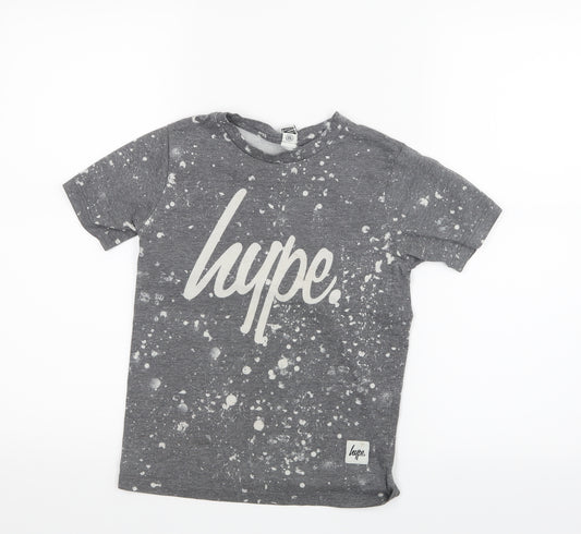 Front view of Hype boys’ grey geometric basic t-shirt, size 9-10, years