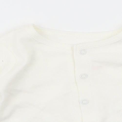 stering Girls White   Basic T-Shirt Size 0-3 Months