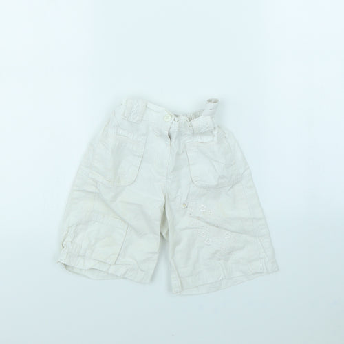 TU Girls White   Mom Shorts Size 6 Years