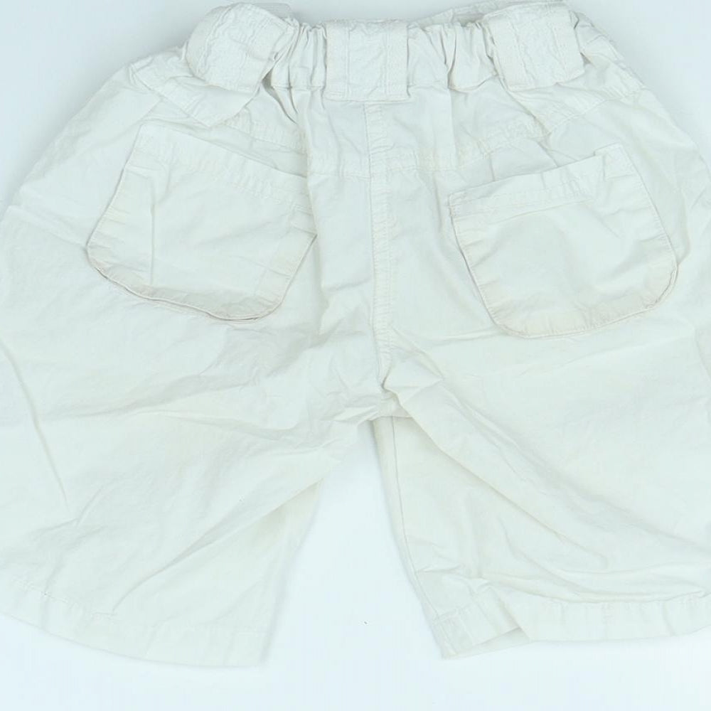 TU Girls White   Mom Shorts Size 6 Years