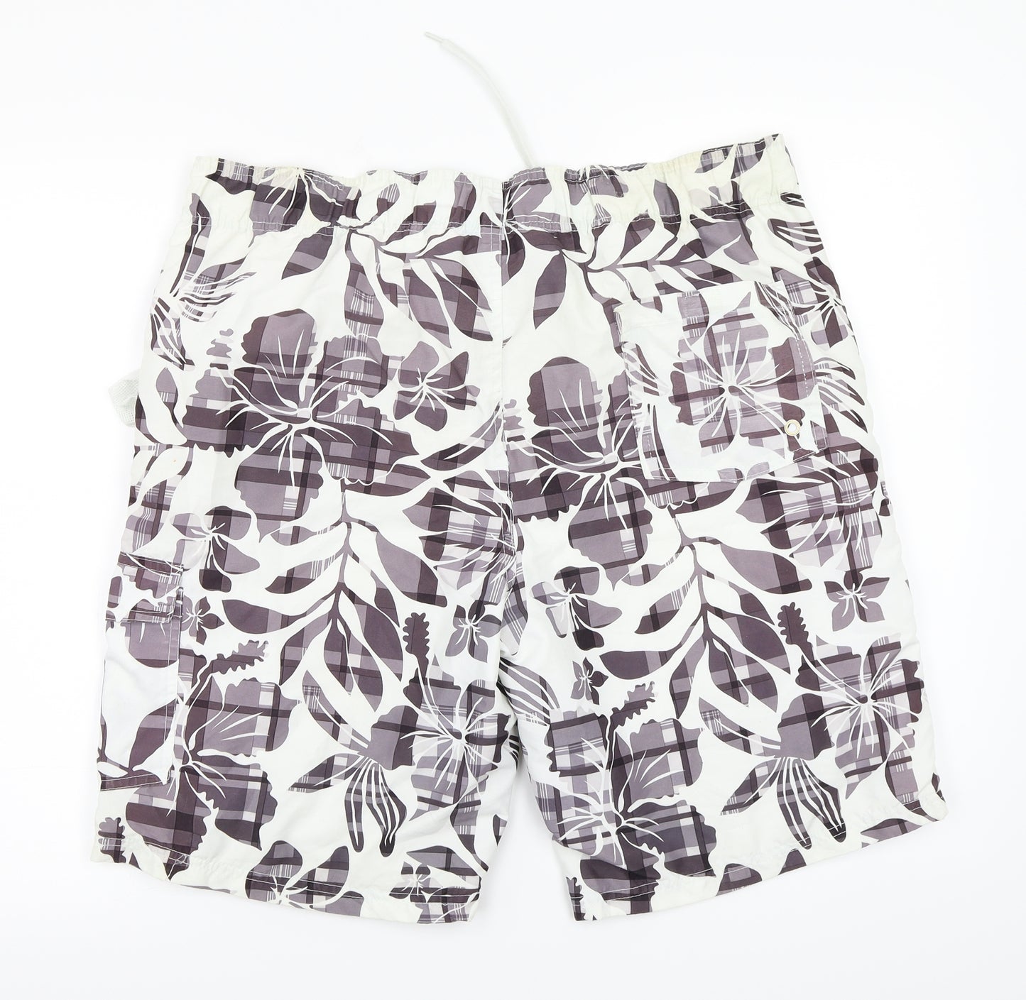 Cedar Wood State Mens White Floral  Bermuda Shorts Size L