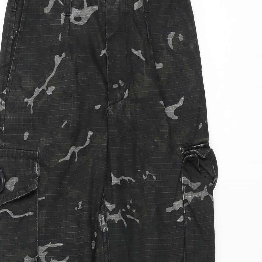 Kombat Boys Green Camouflage  Cargo Trousers Size 7-8 Years