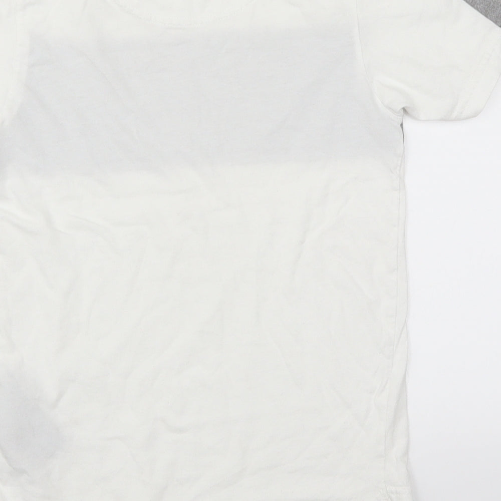 McKenzie Boys White   Basic T-Shirt Size 8-9 Years
