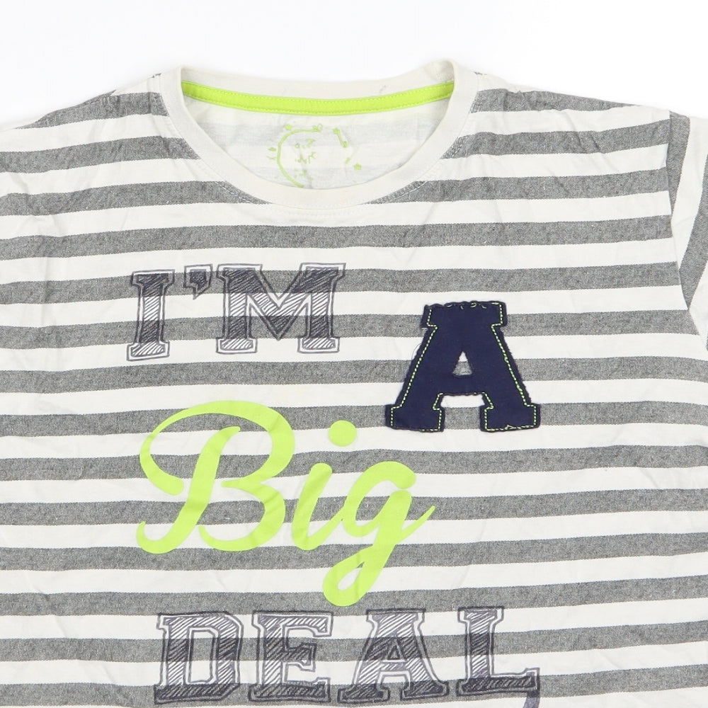 Preworn Boys White Striped  Basic T-Shirt Size 15 Years