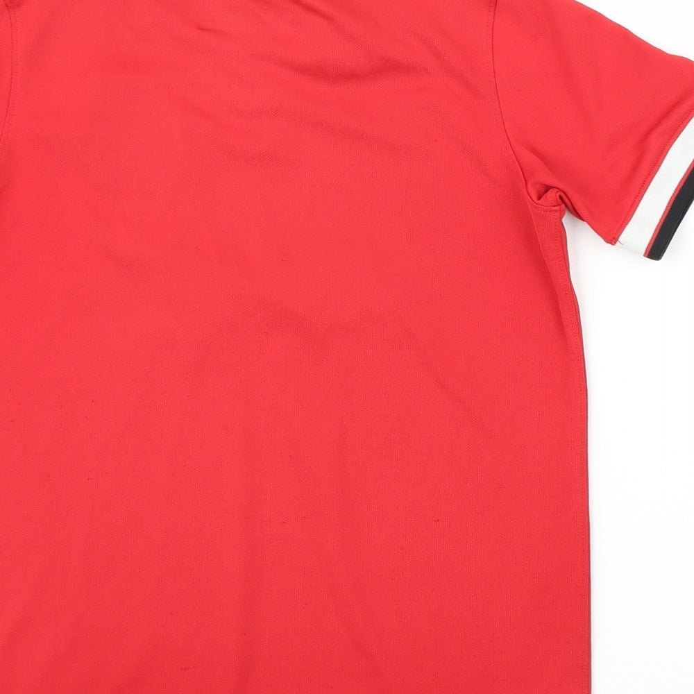 Nike Boys Red   Basic T-Shirt Size M  - Football, Man U