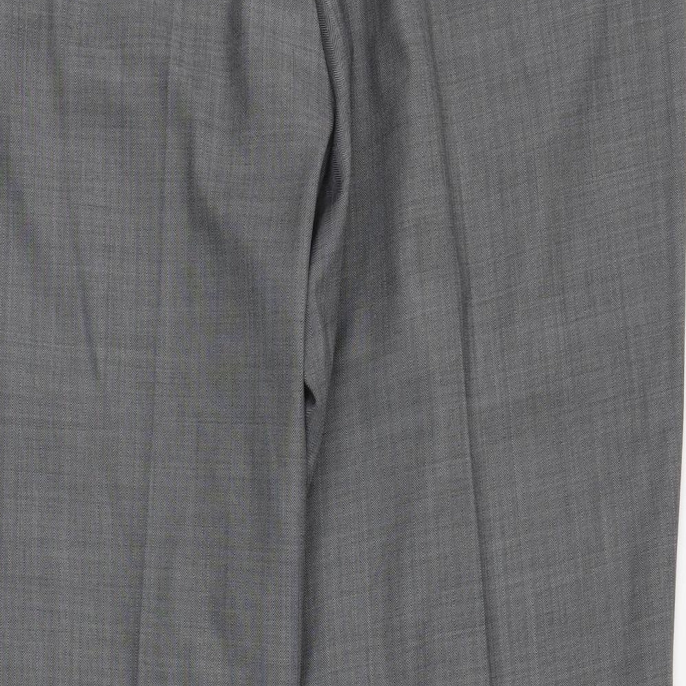 British Tailor Mens Grey   Trousers  Size 48 in L29 in