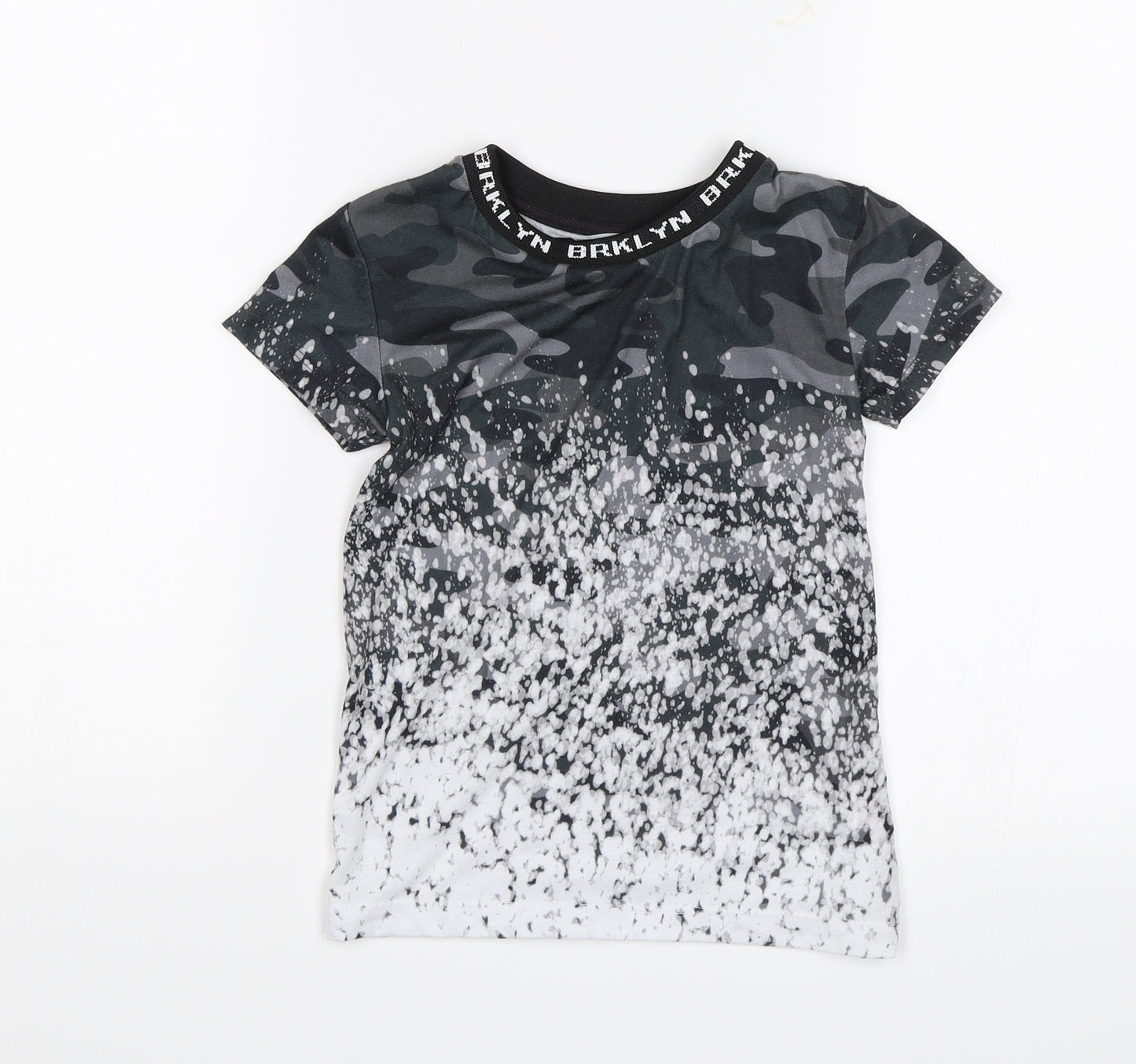 Matalan Boys Grey Camouflage  Basic T-Shirt Size 5 Years