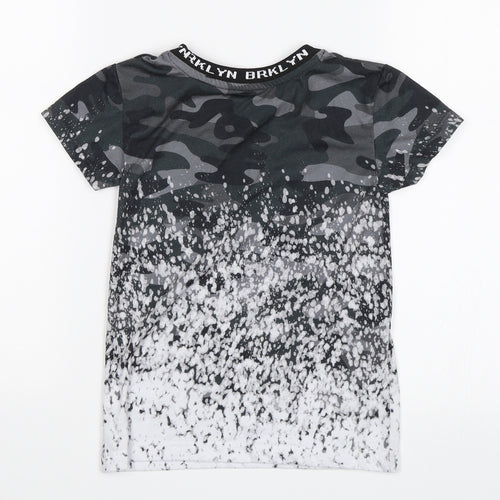 Matalan Boys Grey Camouflage  Basic T-Shirt Size 5 Years