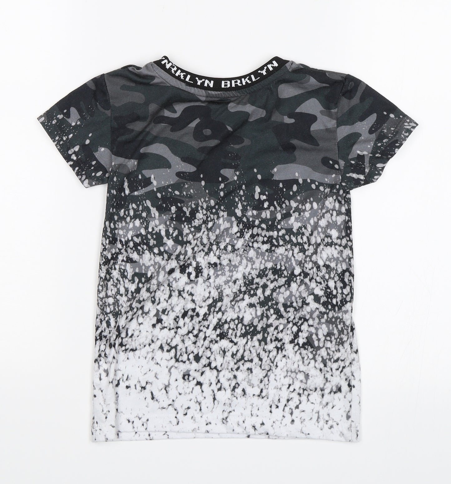 Matalan Boys Grey Camouflage  Basic T-Shirt Size 5 Years