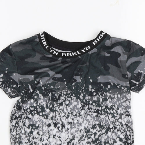 Matalan Boys Grey Camouflage  Basic T-Shirt Size 5 Years