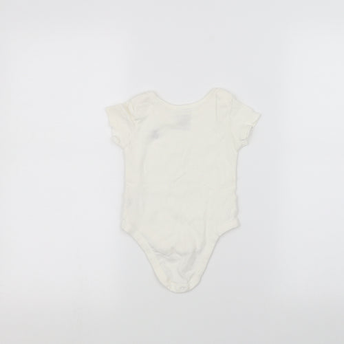 Gap Baby White   Basic T-Shirt Size 3-6 Months