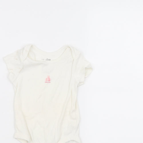 Gap Baby White   Basic T-Shirt Size 3-6 Months