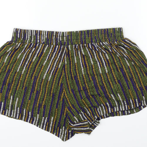 H&M  Womens Green Striped  Chino Shorts Size S