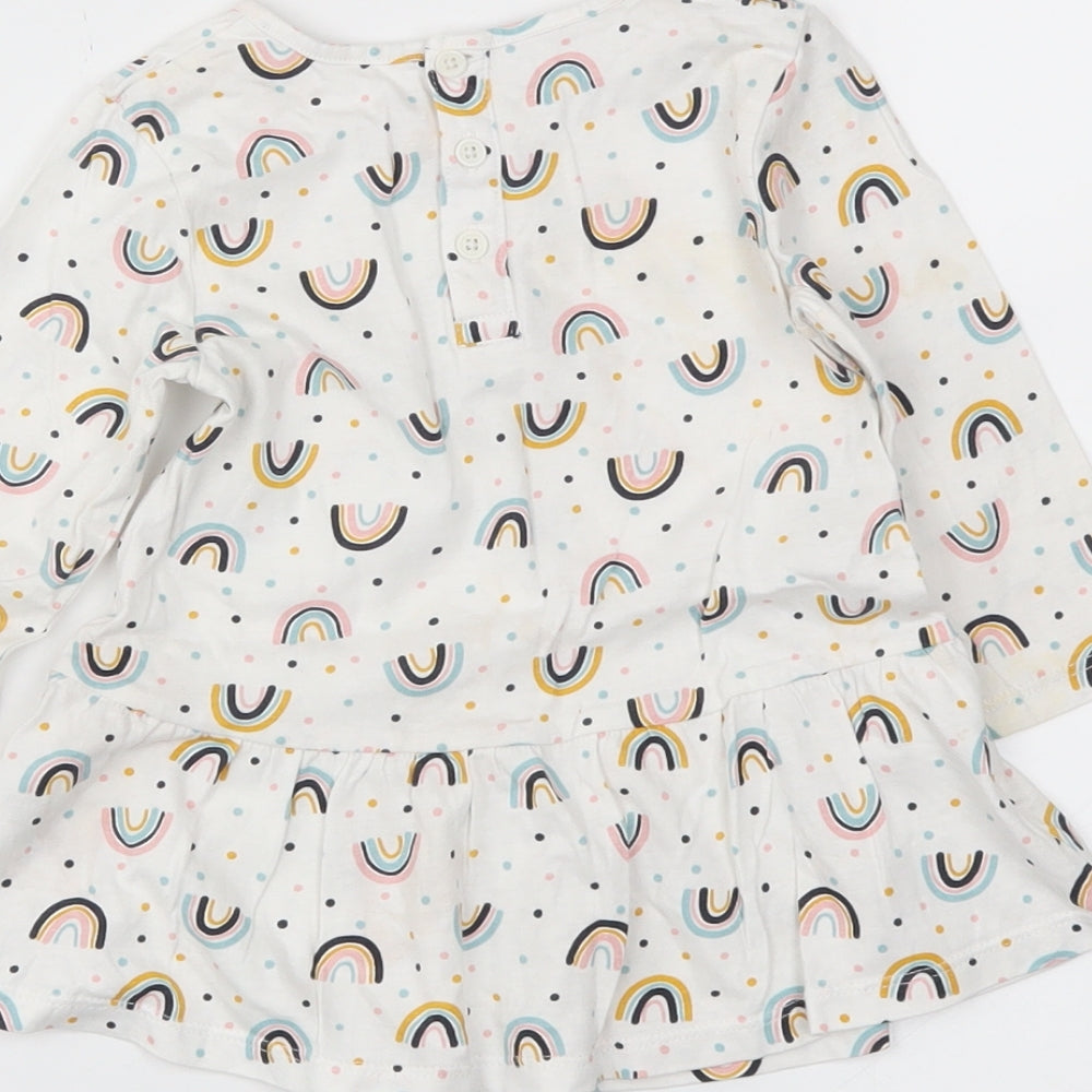 Preworn Girls White   Basic T-Shirt Size 9-12 Months