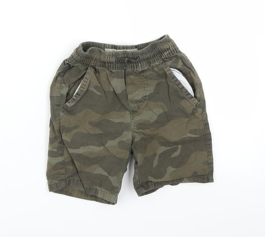 Front view of Primark boys’ green camouflage bermuda shorts, size 2-3, years