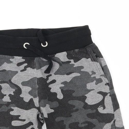 Primark Boys Grey Camouflage  Sweat Shorts Size 5-6 Years