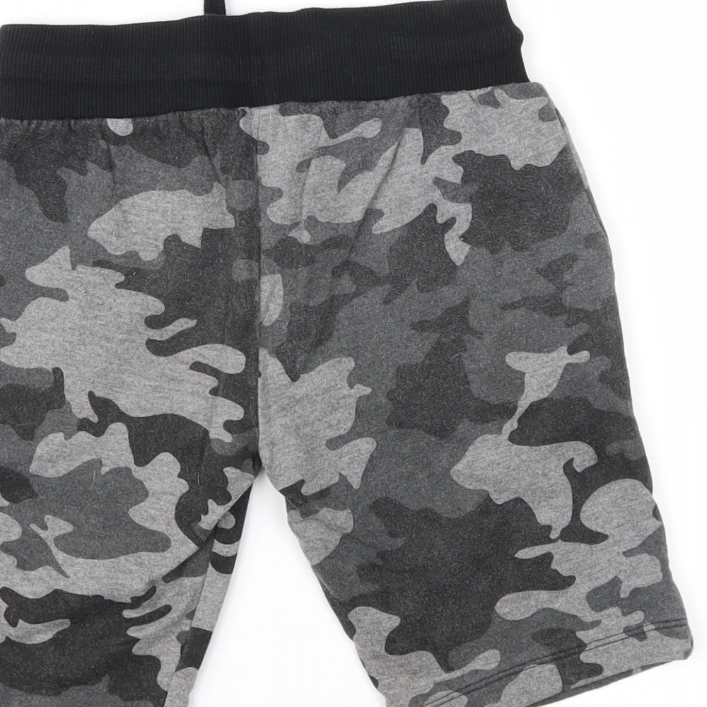 Primark Boys Grey Camouflage  Sweat Shorts Size 5-6 Years