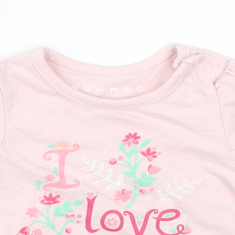 Nutmeg Girls Pink   Basic T-Shirt Size Newborn  - I Love My Grandma