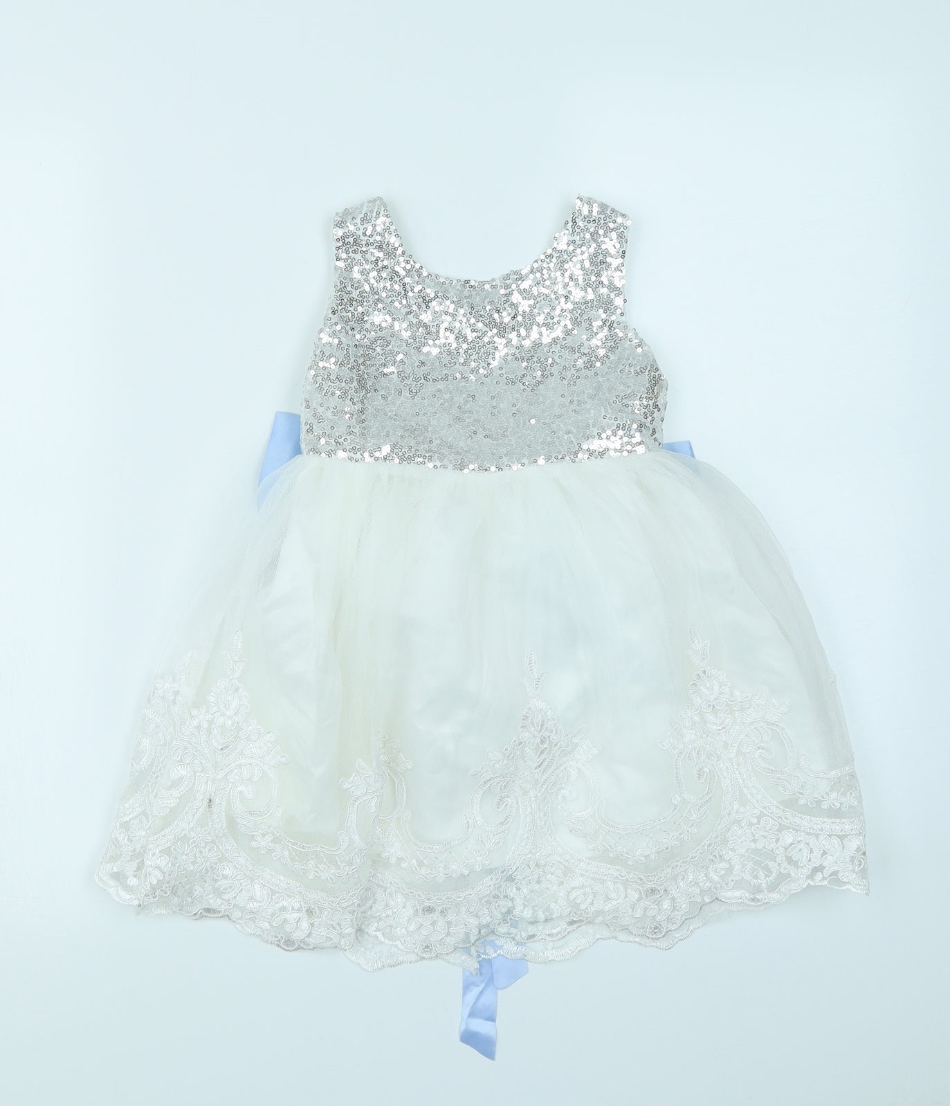 Preworn Girls White   Fit & Flare  Size 2 Years