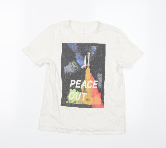 Front view of Gap boys’ white basic t-shirt, size 8-9, years