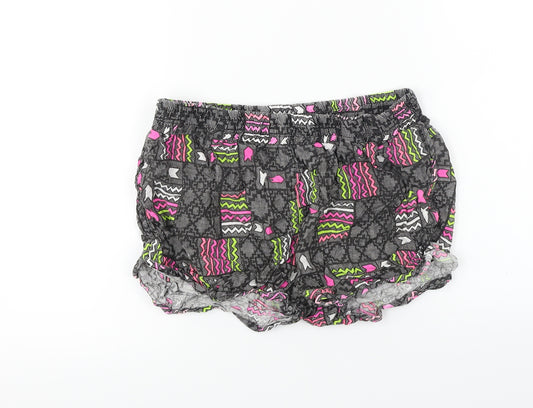 Front view of Primark women’s black bermuda shorts, size UK 10