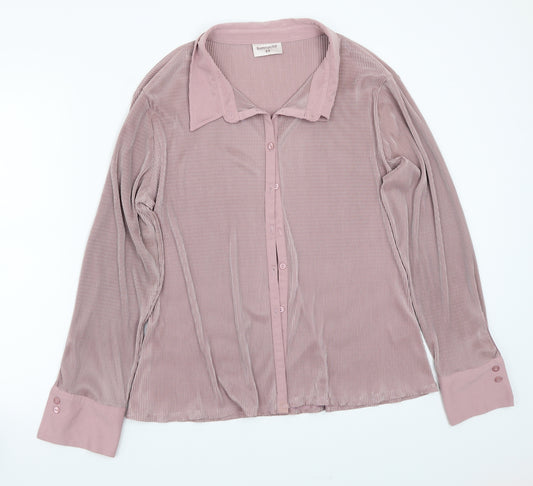 Front view of Bonmarché women’s pink basic button-up, size UK 22