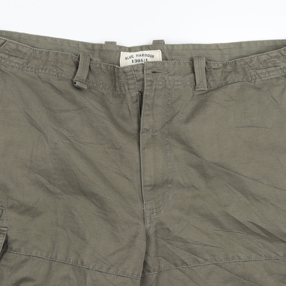 Marks and Spencer Mens Green   Cargo Shorts Size 40 in
