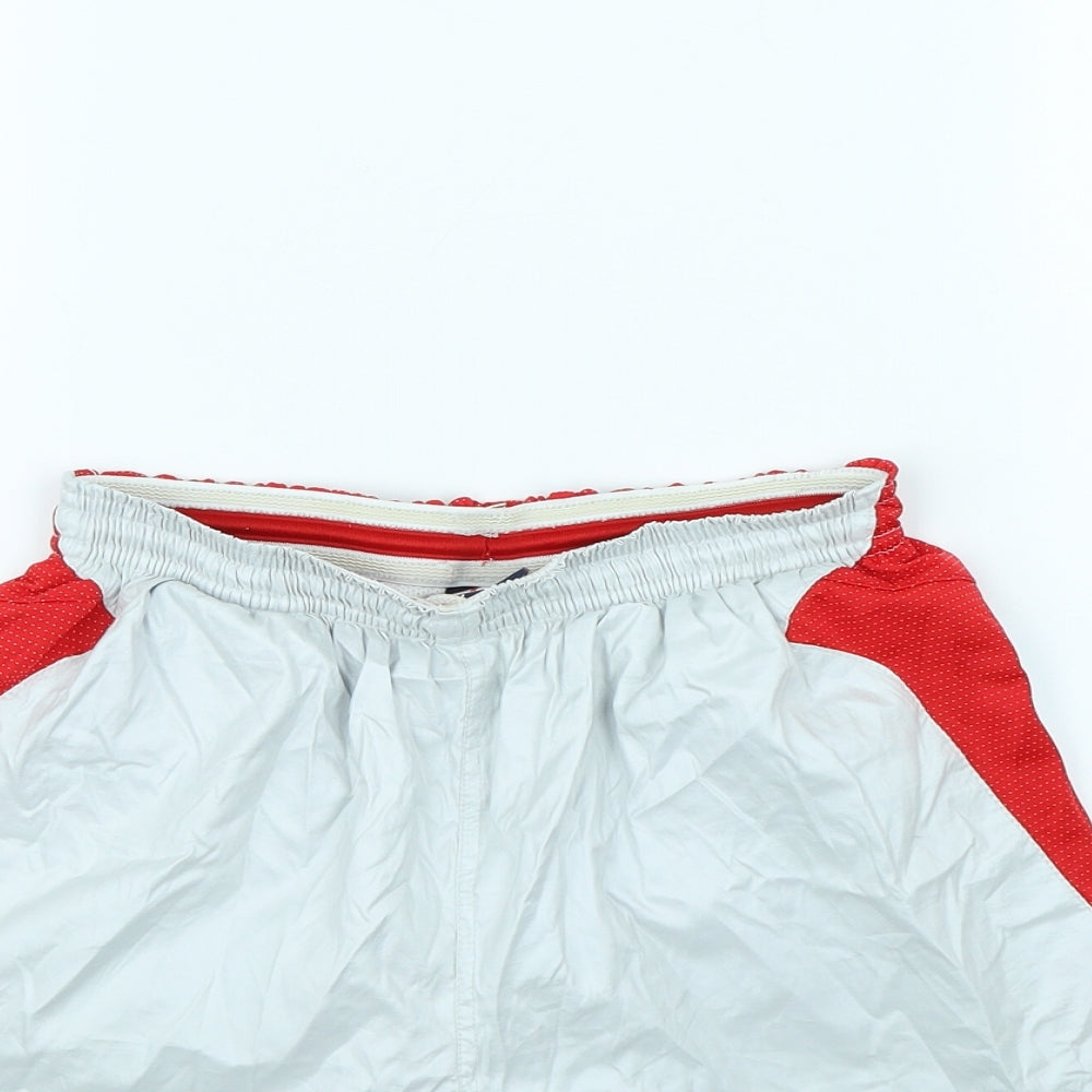 Umbro Boys Grey   Sweat Shorts Size XL - England