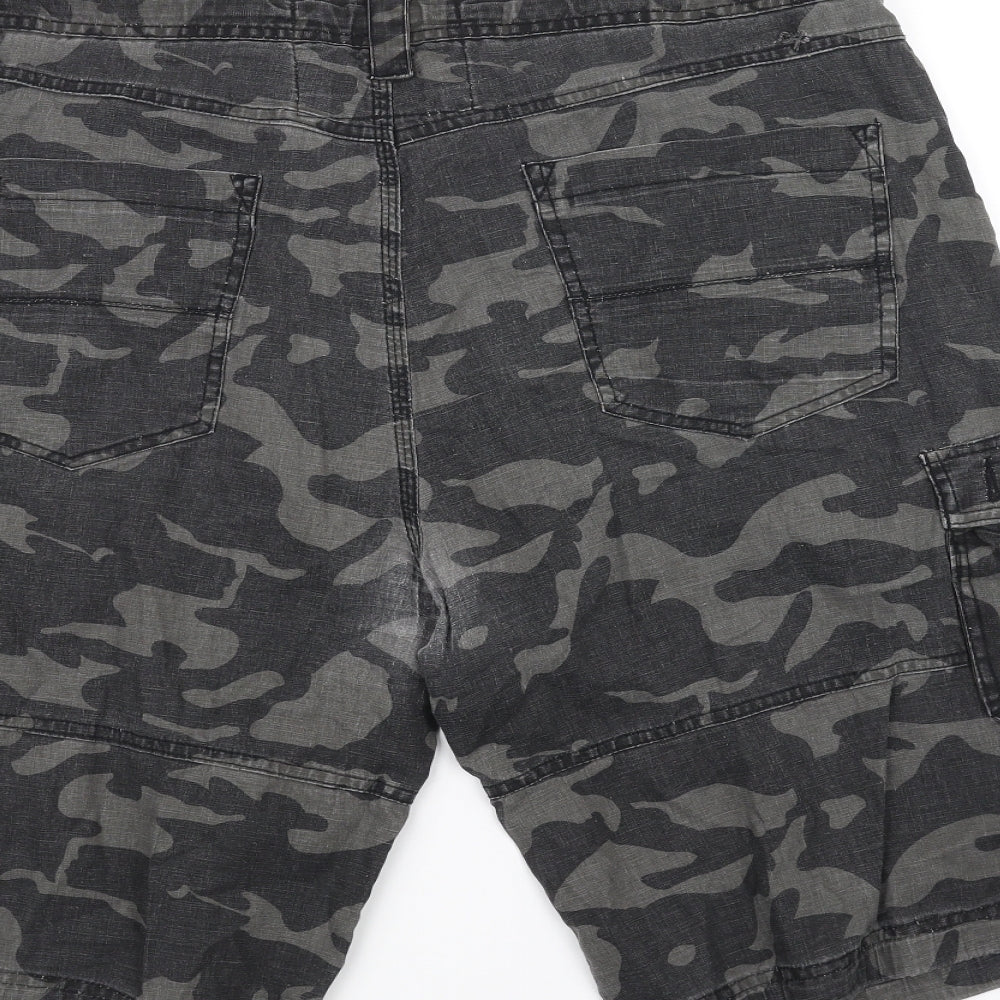 Lime Mens Black Camouflage  Cargo Shorts Size 38