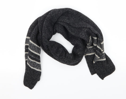 Front view of Preworn men’s grey knit rectangle scarf scarf one size