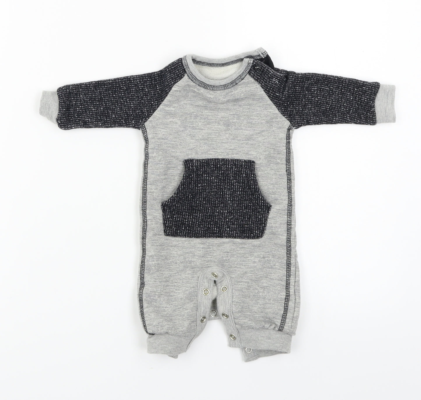 Nutmeg  Boys Grey   Babygrow One-Piece Size Newborn