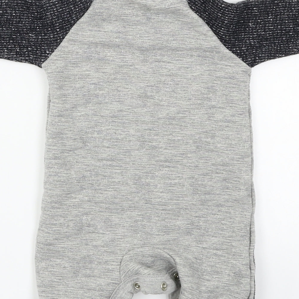 Nutmeg  Boys Grey   Babygrow One-Piece Size Newborn