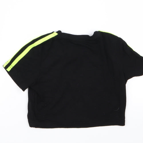 she in Girls Black   Cropped T-Shirt Size 7 Years