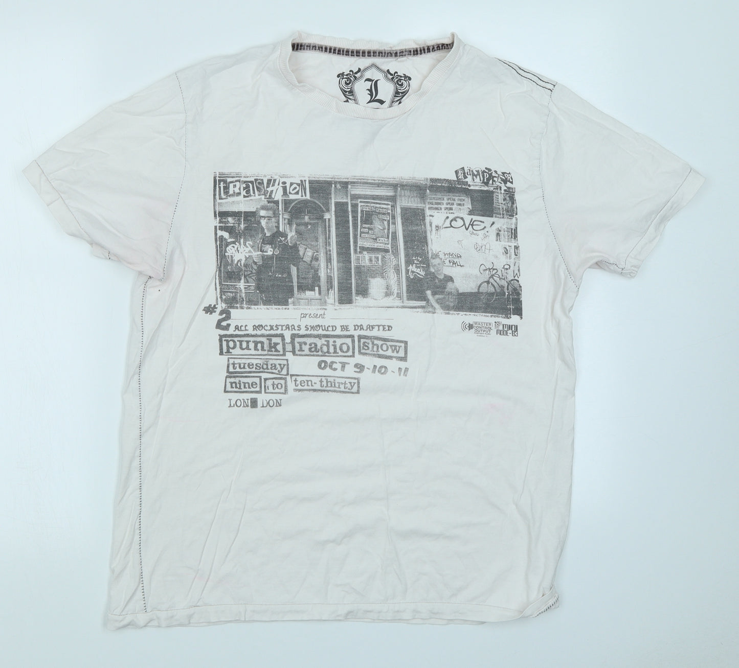 Cedar Wood State Mens White    T-Shirt Size L