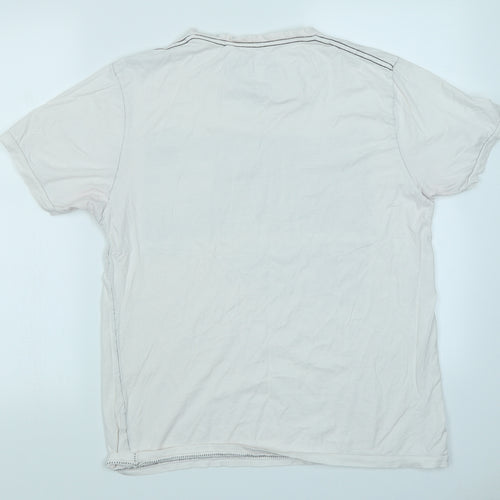 Cedar Wood State Mens White    T-Shirt Size L