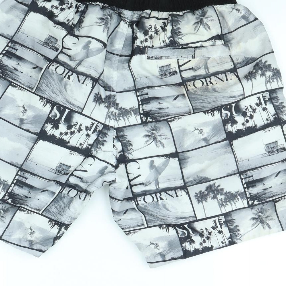F&F Mens White Geometric  Sweat Shorts Size M