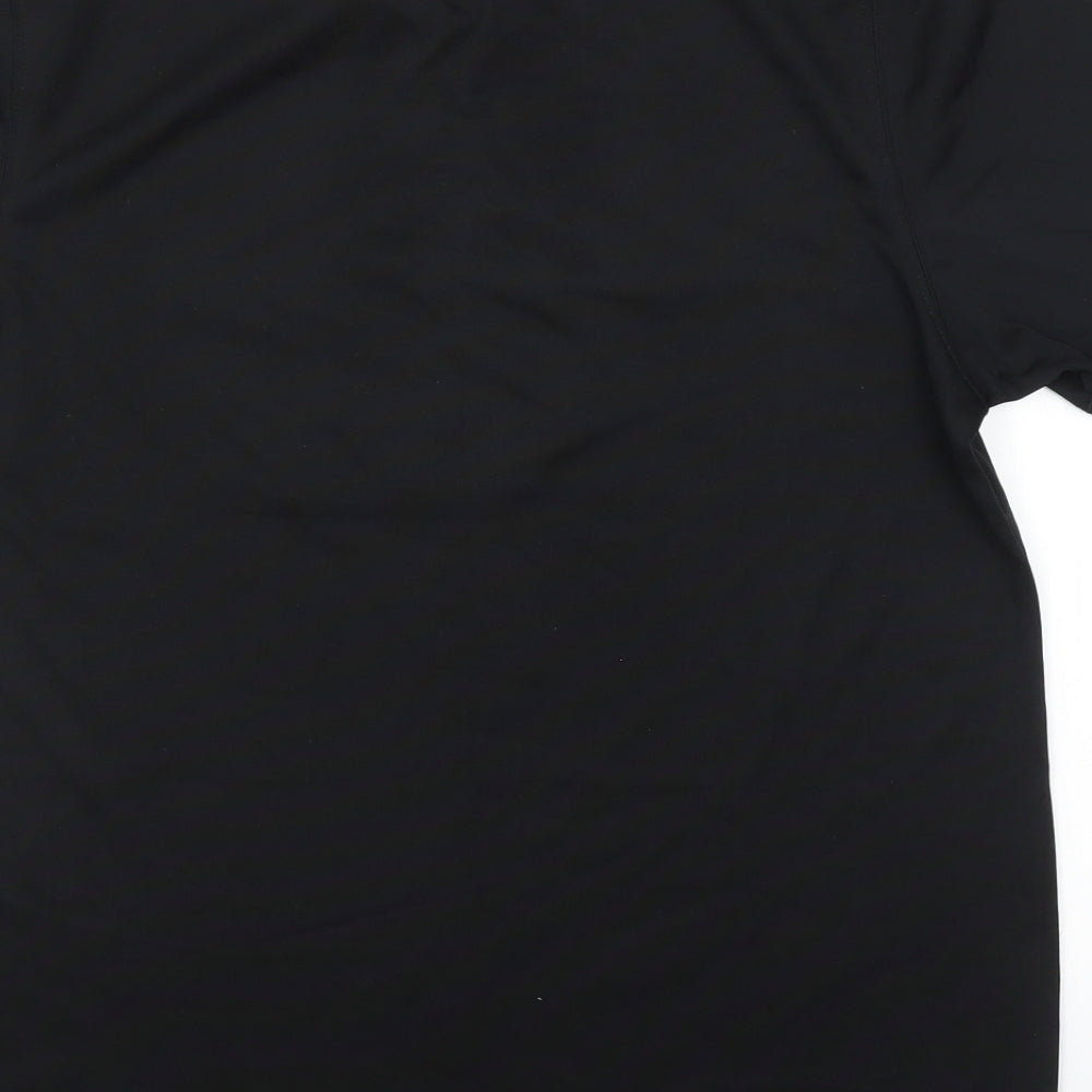 Umbro Mens Black    T-Shirt Size M