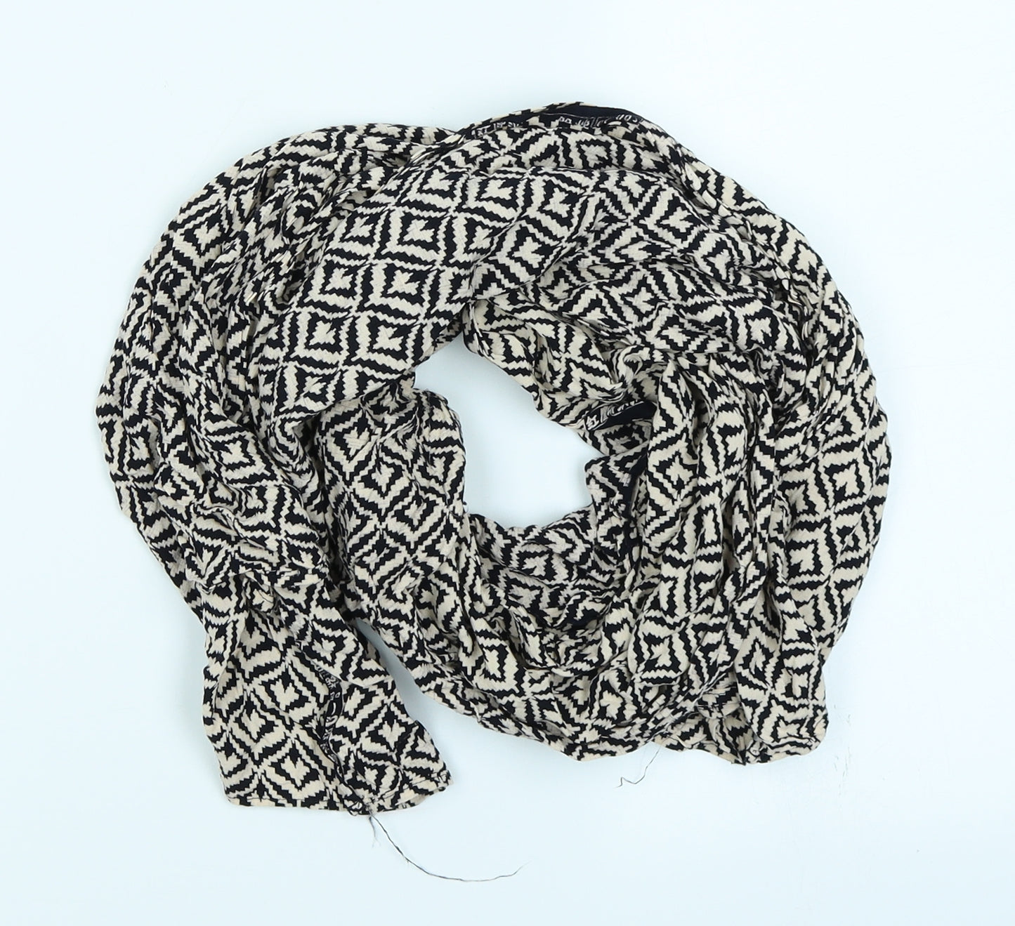 Preworn Womens Beige Argyle/Diamond   Scarf
