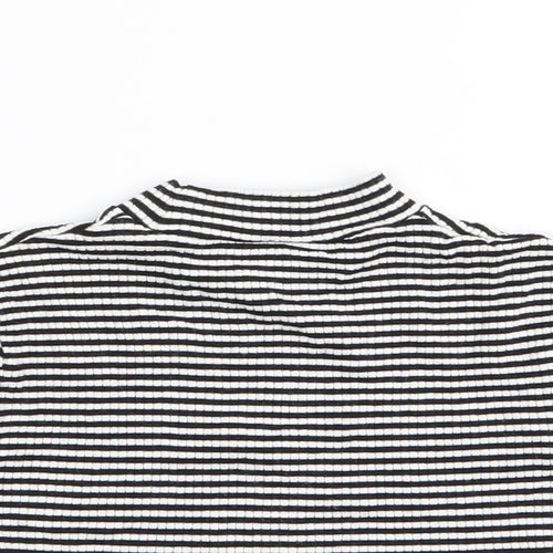 Preworn Girls White Striped  Basic T-Shirt Size 8-9 Years