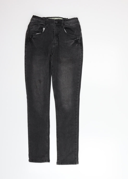 Front view of deniem & co girls’ black straight jeans, size 12-13, years
