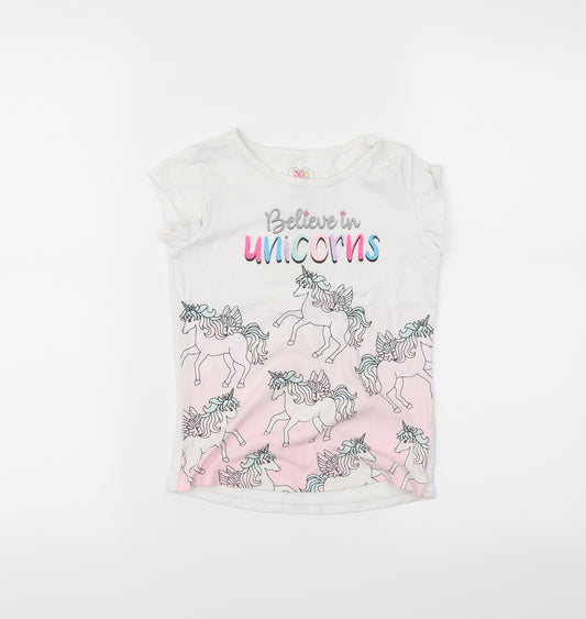 Front view of 365 girls’ white pullover t-shirt, size 6, years