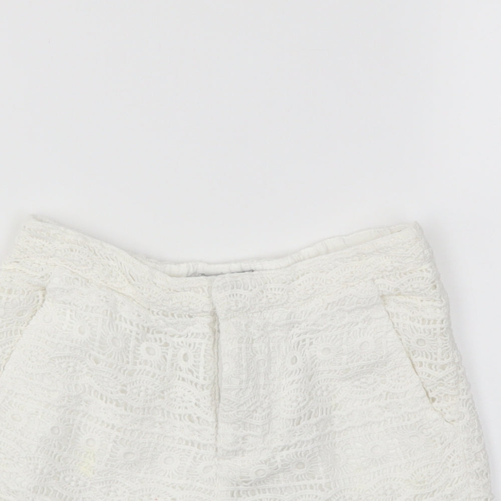 M&S Girls White   Compression Shorts Size 5-6 Years