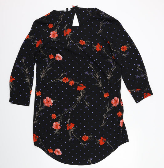 Front view of Vero Moda women’s black floral kaftan, size M